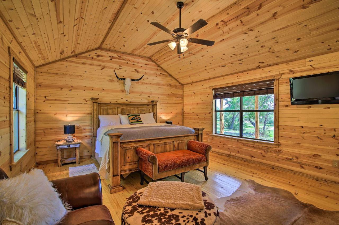 Rustic-Chic Country Cabin - 10 Mi To Main Street! Fredericksburg Esterno foto