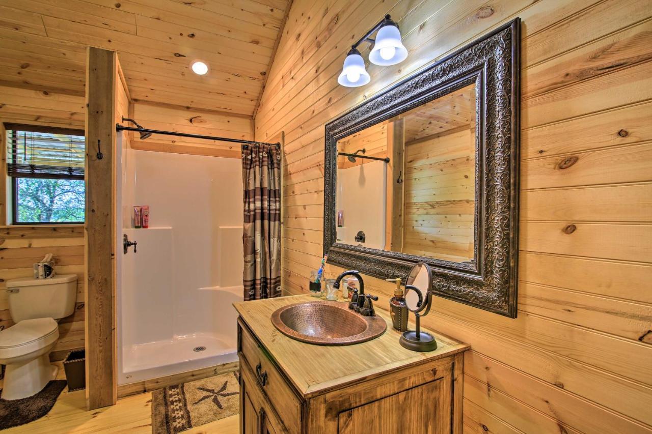 Rustic-Chic Country Cabin - 10 Mi To Main Street! Fredericksburg Esterno foto
