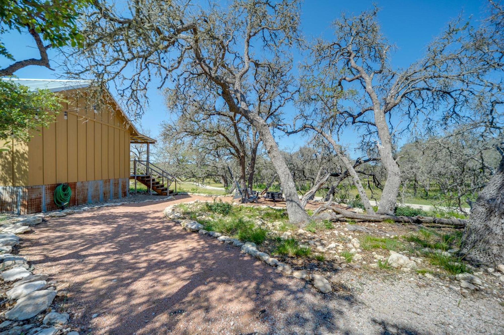Rustic-Chic Country Cabin - 10 Mi To Main Street! Fredericksburg Esterno foto