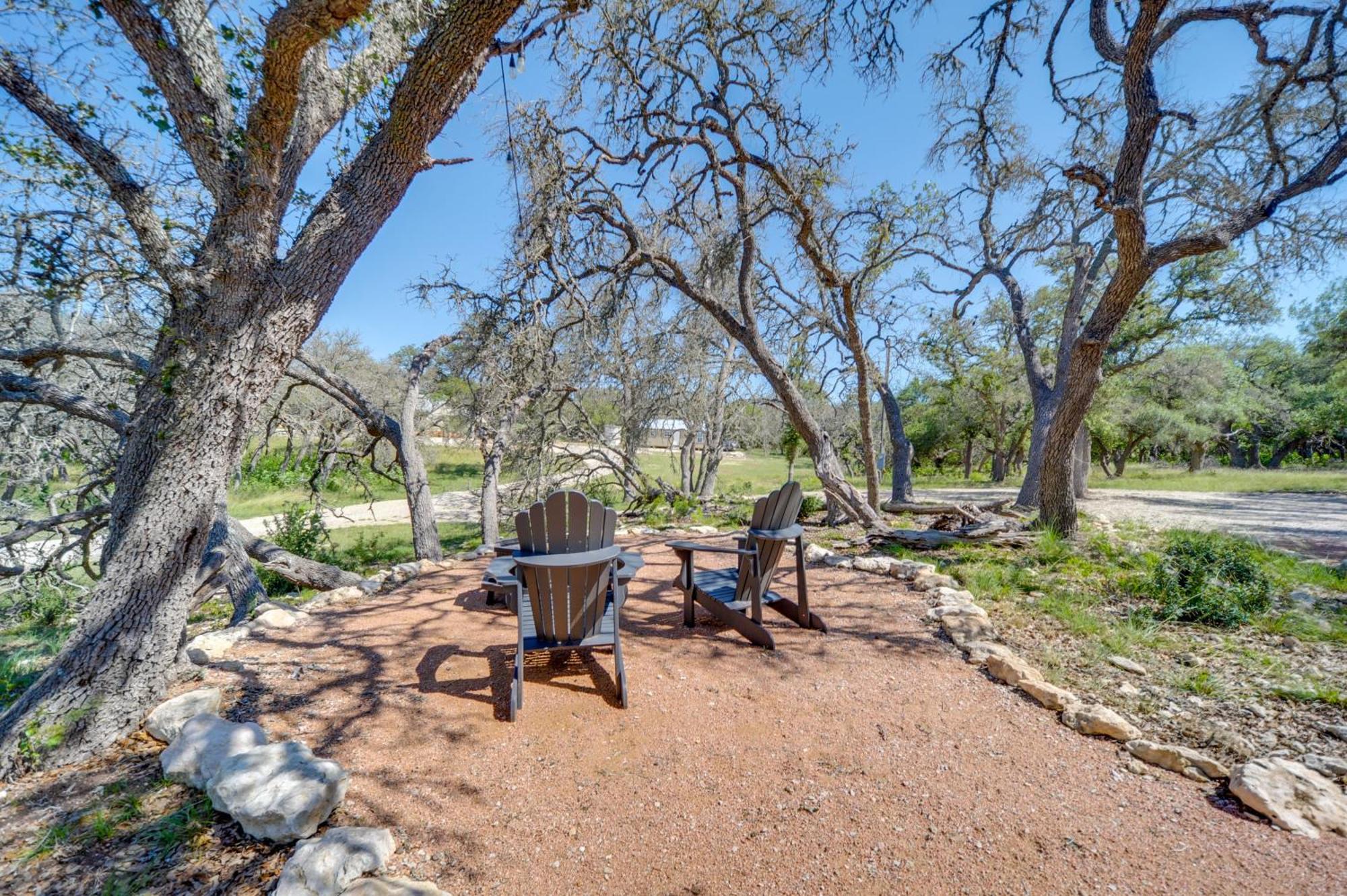 Rustic-Chic Country Cabin - 10 Mi To Main Street! Fredericksburg Esterno foto